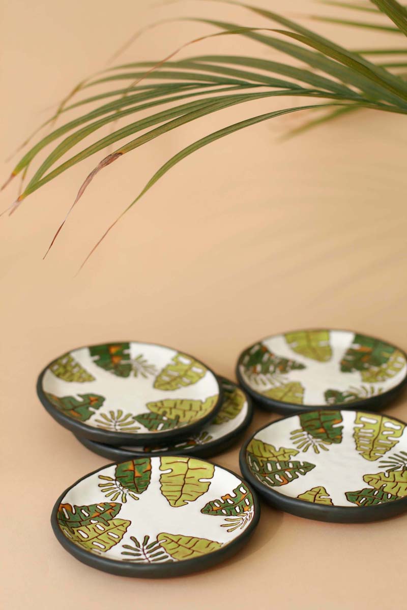 Small Plate with Botanical Patterns - Image 5