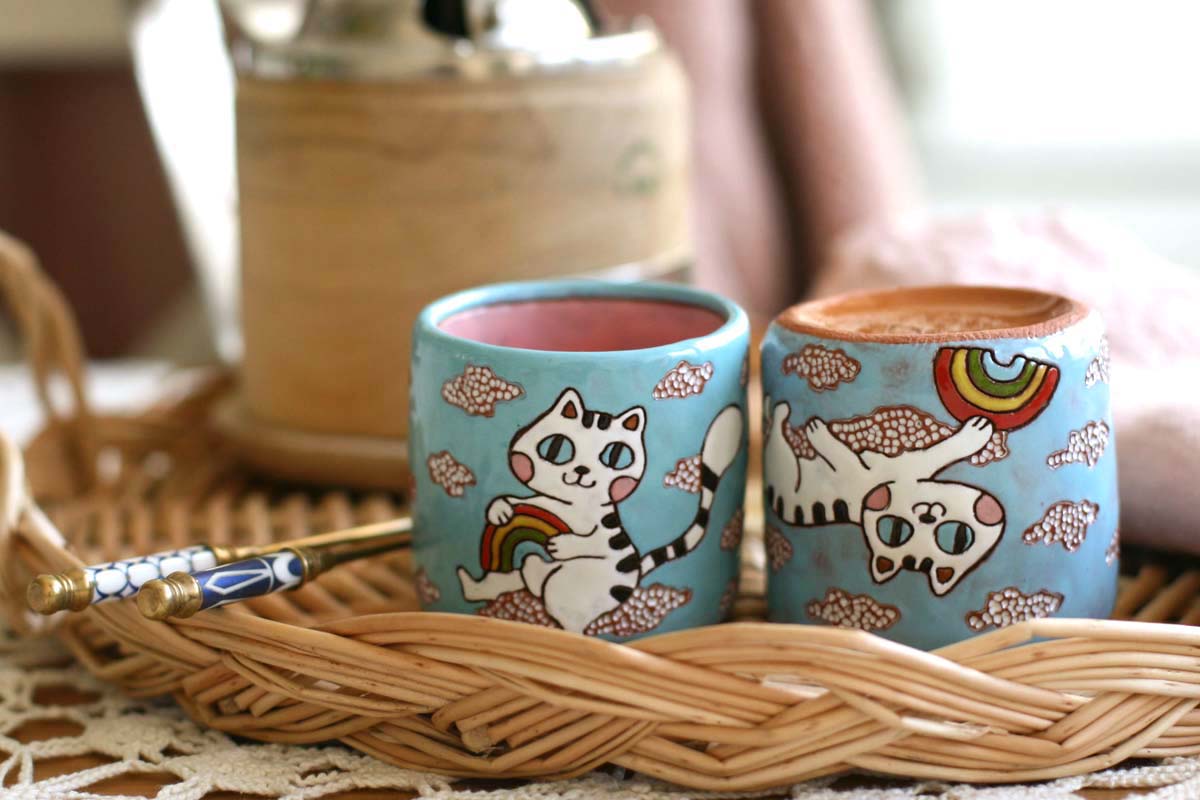 Tumbler Cup with a Kitten Catching a Rainbow - Image 4