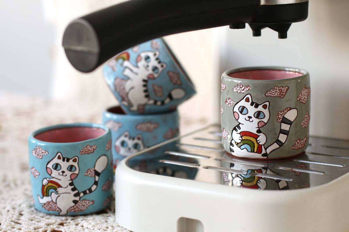Tumbler Cup with a Kitten Catching a Rainbow - Image 5