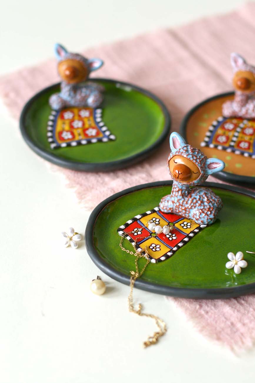 Small plate with a Llama on a Rug - Image 4