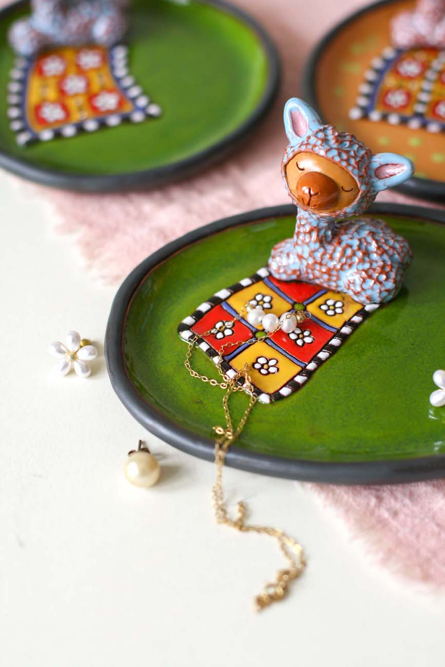 Small plate with a Llama on a Rug - Image 5